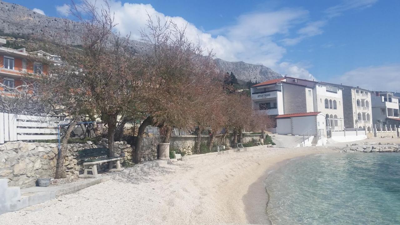 Marivo Appartement Dugi Rat Buitenkant foto