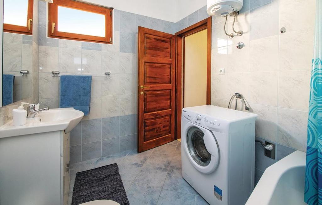 Marivo Appartement Dugi Rat Buitenkant foto