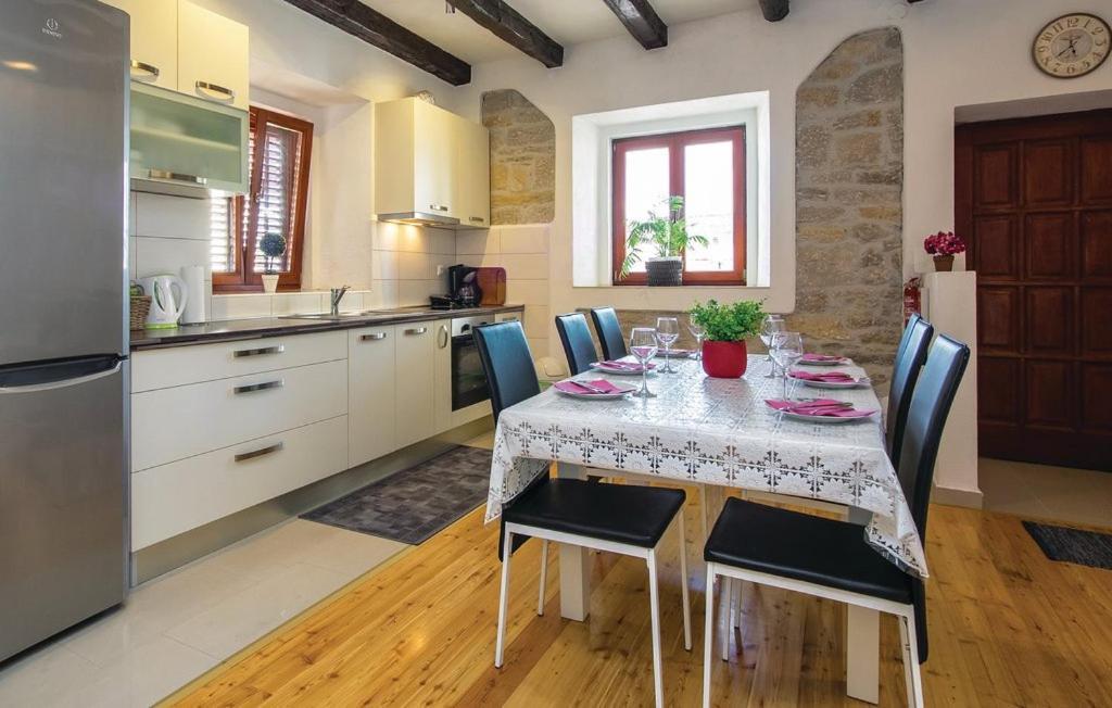 Marivo Appartement Dugi Rat Buitenkant foto