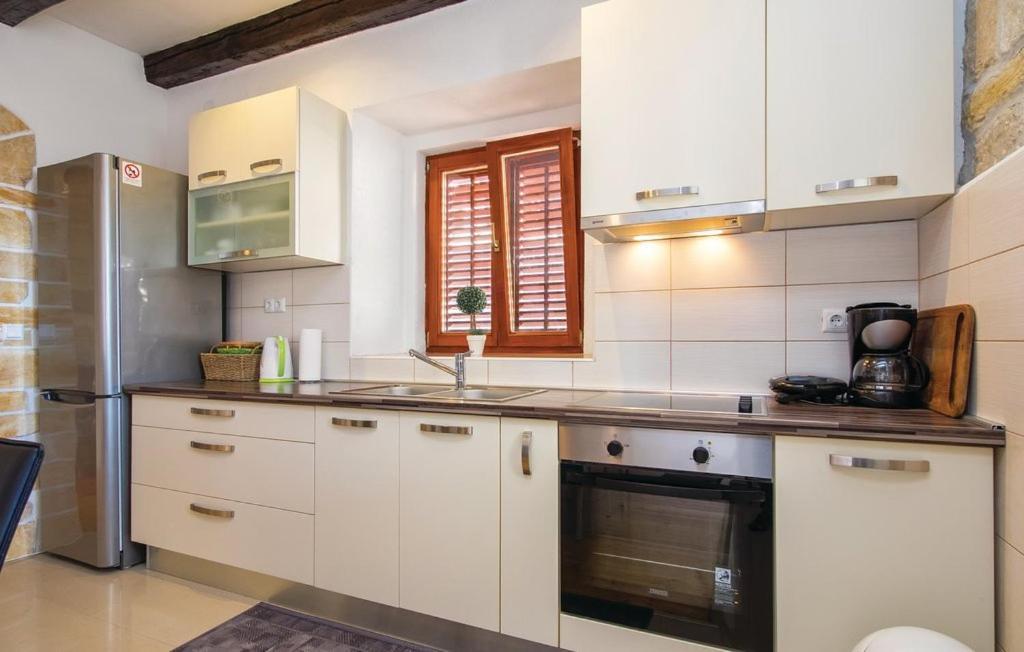 Marivo Appartement Dugi Rat Buitenkant foto
